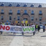 La manifestación transcurriendo por la Plaza Mayor